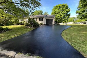 Asphalt Driveway Sealing Cost Guide USA: What You Will Pay and How to Save