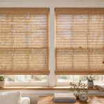 made to measure blinds reviews and buying guide: Made to measure blinds fitted neatly inside a bright American living room window