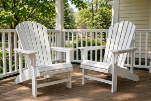 Best Paint for Wooden Adirondack Chairs USA