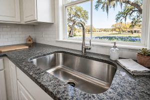 Undermount Stainless Sinks for Texas Homes: A Plain Buying Guide