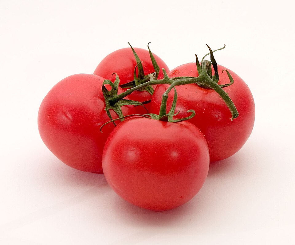 960px Tomato je